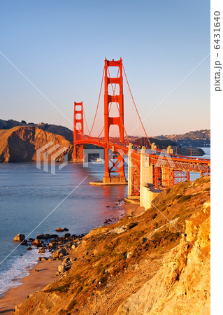Golden Gate Bridge at sunset 6431640