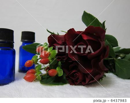 エッセンシャルオイル 6437983