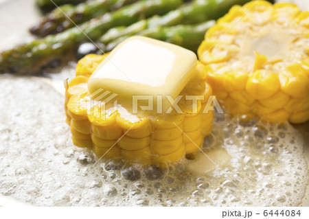 トウモロコシのバター焼き トウモロコシのバター焼き 6444084