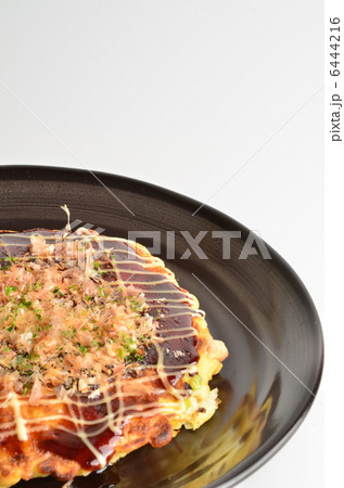 美味しそうなお好み焼き 6444216