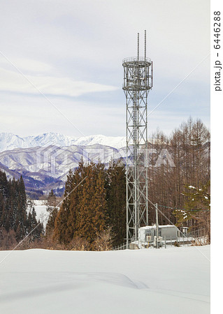 山間の携帯電話基地局 山間の携帯電話基地局 6446288