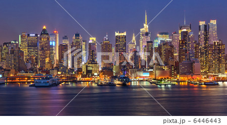 Manhattan at night Manhattan at night 6446443