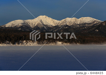 糠平湖とニペソツ山 6448435