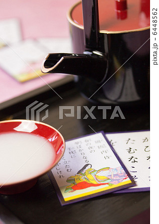 ひな祭りイメージ(白酒と春の歌) 6448562