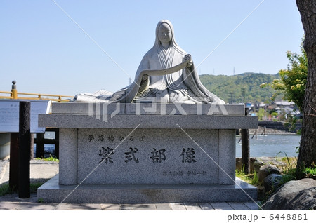 宇治橋と紫式部像 宇治橋と紫式部像 6448881