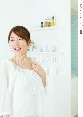 爽やかな女性 6449324