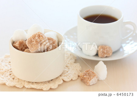 砂糖 角砂糖 コーヒーの写真素材
