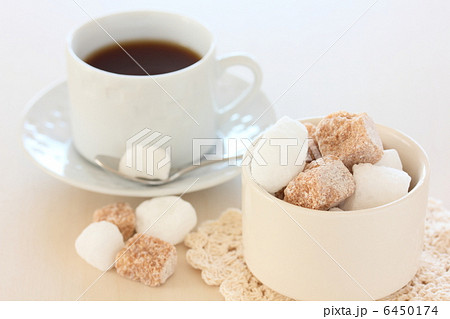 砂糖 角砂糖 コーヒーの写真素材
