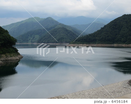 徳山ダムと徳山湖 徳山ダムと徳山湖 6456184