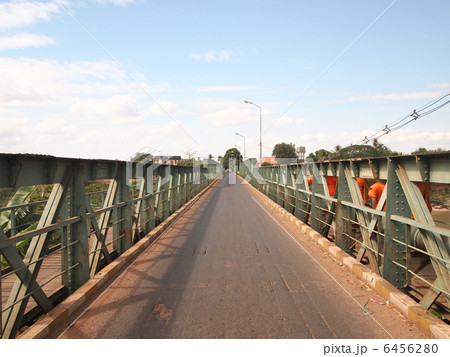ラオス　パークセー　セードーン川の橋 6456280
