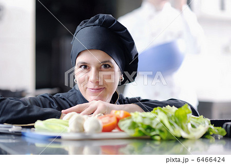 chef preparing meal chef preparing meal 6466424