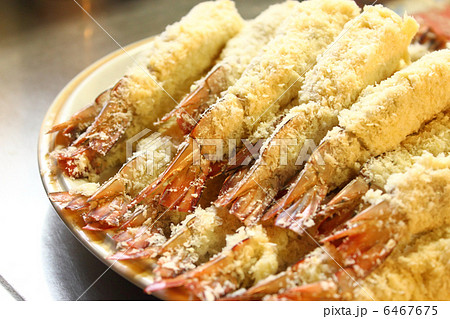 揚げる前のエビフライ 6467675