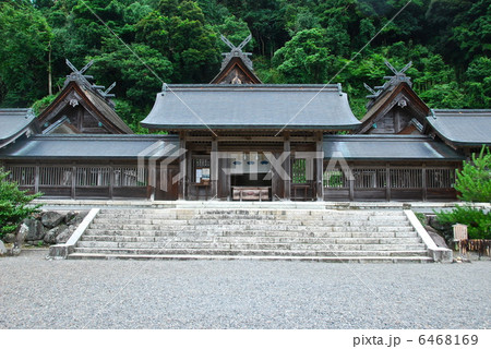 佐太神社(さだじんじゃ)の「本殿」（島根県松江市鹿島町佐陀宮内） 6468169