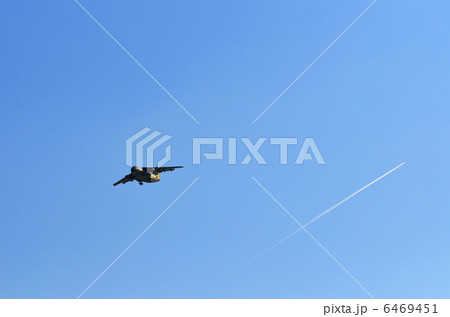 機影と飛行機雲 機影と飛行機雲 6469451