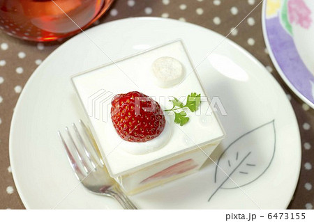 おやつにケーキ おやつにケーキ 6473155