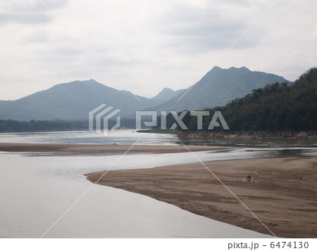 ラオス　ルアンパバーン　メコン川の風景 6474130