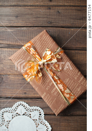 プレゼントの小箱とレースペーパー ラッピンググッズ プレゼントの小箱とレースペーパー ラッピンググッズ 6477154