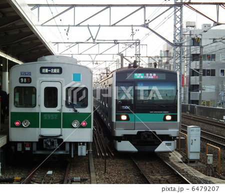 千代田線 5000系 E233系 2000番台 綾瀬駅 千代田線 5000系 E233系 2000番台 綾瀬駅 6479207