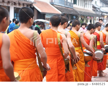 世界遺産 ラオス ルアンパバーンの托鉢 世界遺産 ラオス ルアンパバーンの托鉢 6480525