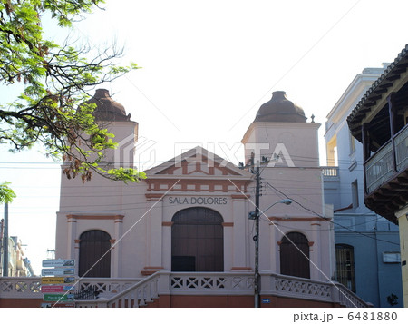 サンティアゴ・デ・クーバのドロレス教会(キューバ) サンティアゴ・デ・クーバのドロレス教会(キューバ) 6481880