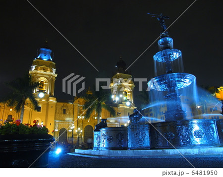 ペルー　リマのアルマス広場 6481950