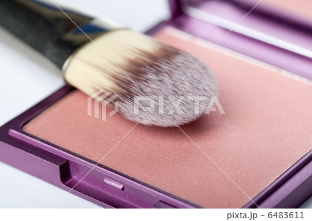brush and powder on white background brush and powder on white background 6483611