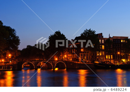 オランダ　アムステルダムの夕景 6489224