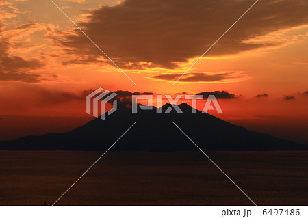 桜島と夕焼け 6497486