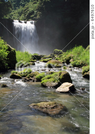 夏の滝 6497610