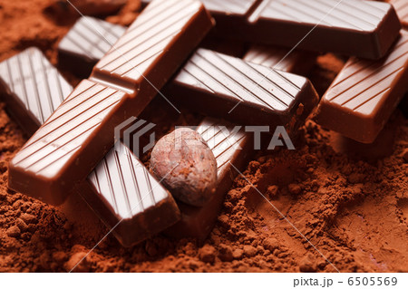 chocolate with cocoa beans chocolate with cocoa beans 6505569