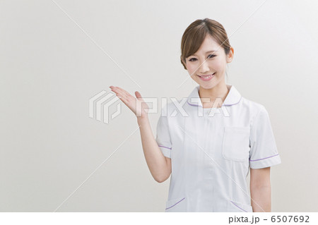 白衣を着た女性 白衣を着た女性 6507692