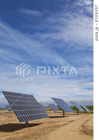 Field of Renewable Energy Photovoltaic Solar Panels 6509397