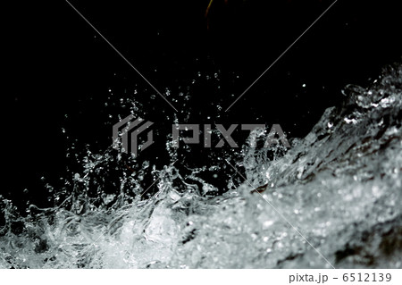 水の流れ 6512139