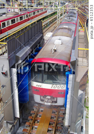 電車の洗車 6512353