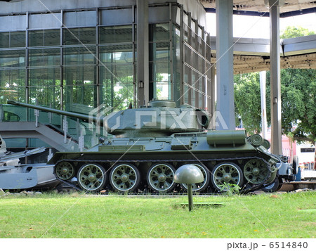 世界遺産「オールド・ハバナとその要塞群」の革命博物館の戦車（キューバ） 6514840