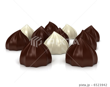 Sweet cakes over white background 6523942