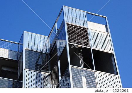 パンチングメタルの外装 6526061