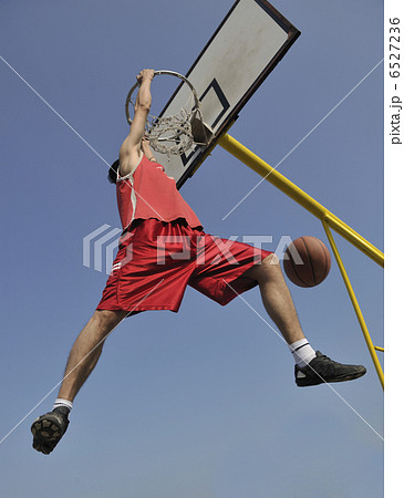basketball player 6527236