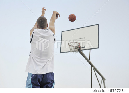 basketball player 6527284