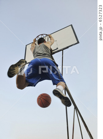 basketball player 6527323