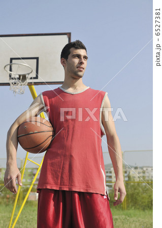 basketball player basketball player 6527381
