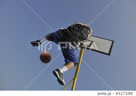 basketball player 6527398