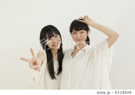 仲良し美人姉妹 仲良し美人姉妹 6528846