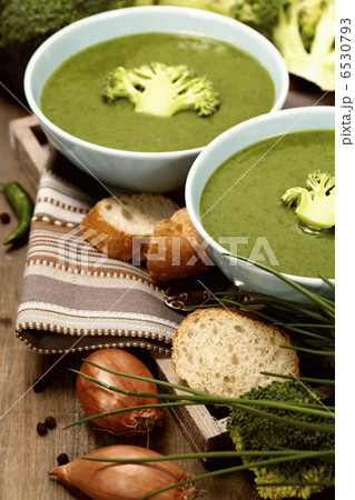 Traditional broccoli soup Traditional broccoli soup 6530793