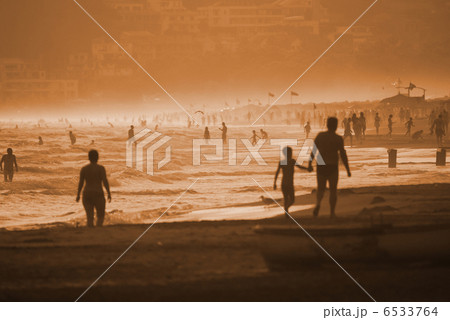 crowd on beach 6533764