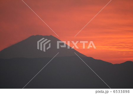 富士山の夕焼け 6533898