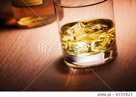 ウィスキー 6535823