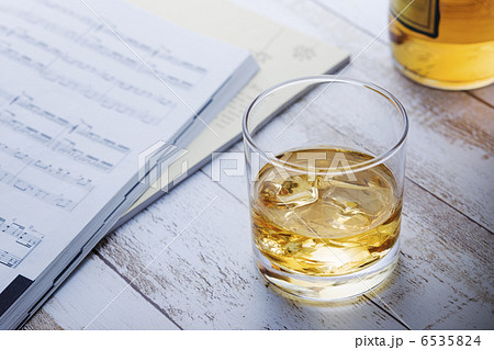 ウィスキー 6535824