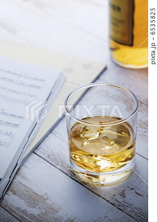 ウィスキー 6535825