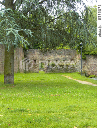 ヴィサンブールの城壁 6536071